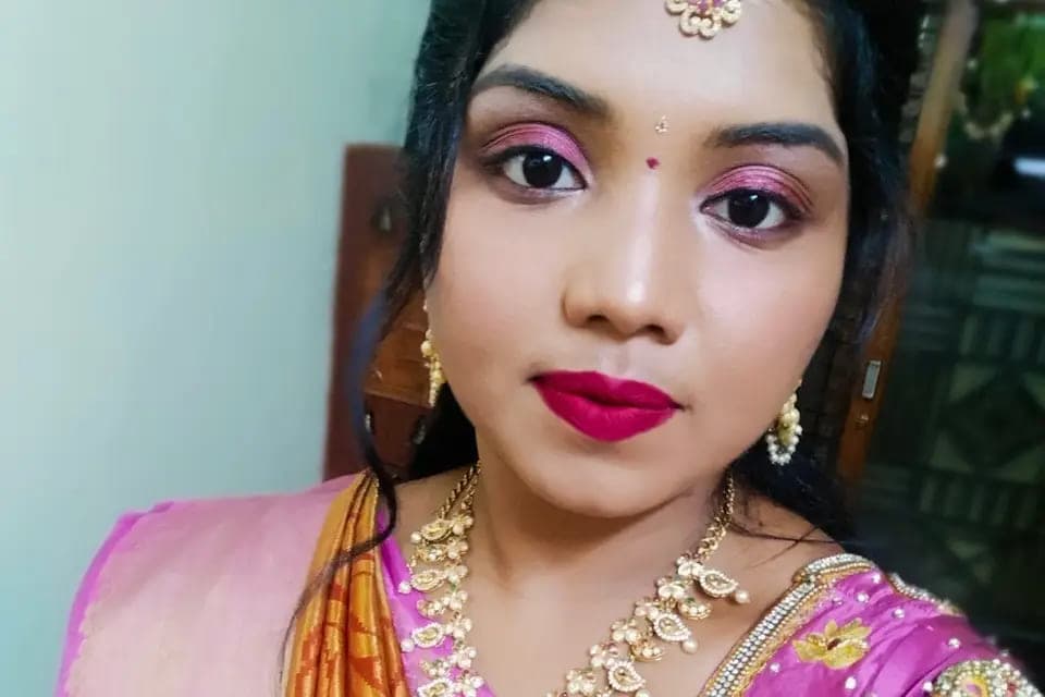 Harika Makeupz
