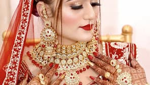 Apra Makeovers & Academy