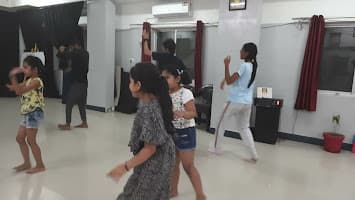 RHYTHM DANCE INSTITUTE