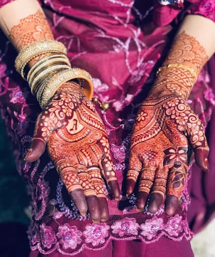Aayat Mehndi Artist