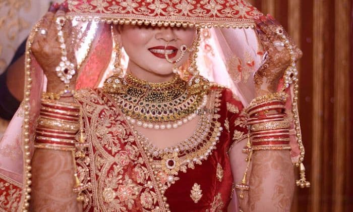 Vashika Sethi Makeovers Vashika Sethi Makeovers