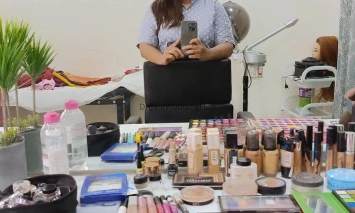 Dishaa paateel Saloon