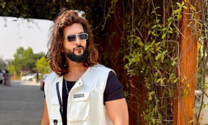 Anchor Chetan Agarwal