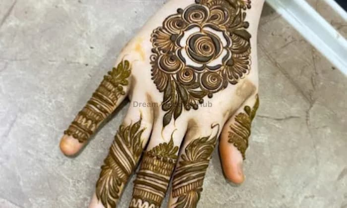 Mani mehandi art