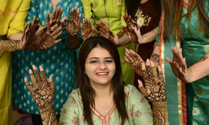 Vicky Gupta mehendi arts