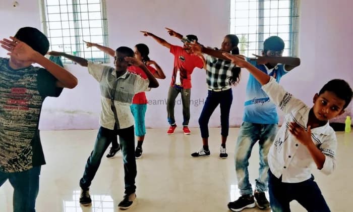 Crew Infinity Dance Studio