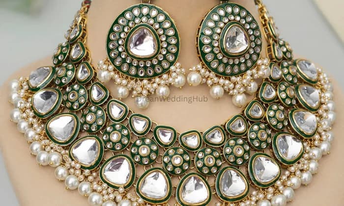 Maa Sarweswari Jewellers