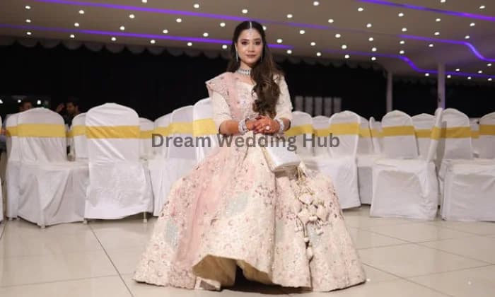 Heena khan makeup artist