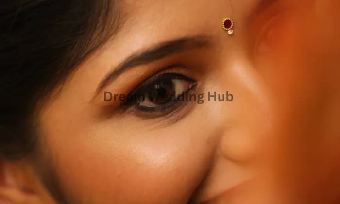 V Look Bridal Makeup Artist