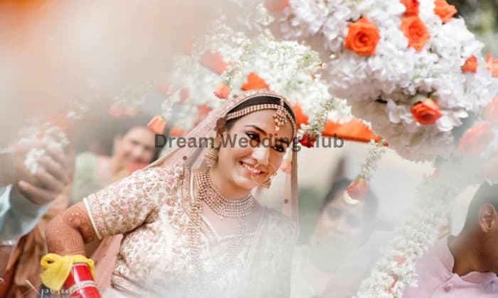 Vrunda Moray  Bridal Makeup Artist