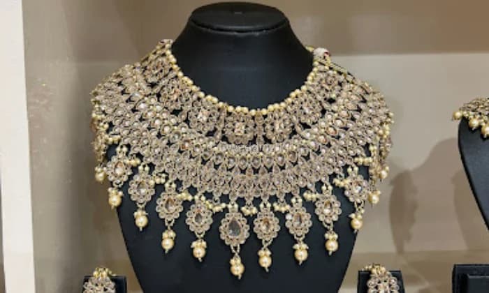 Mahamayee Jewellery