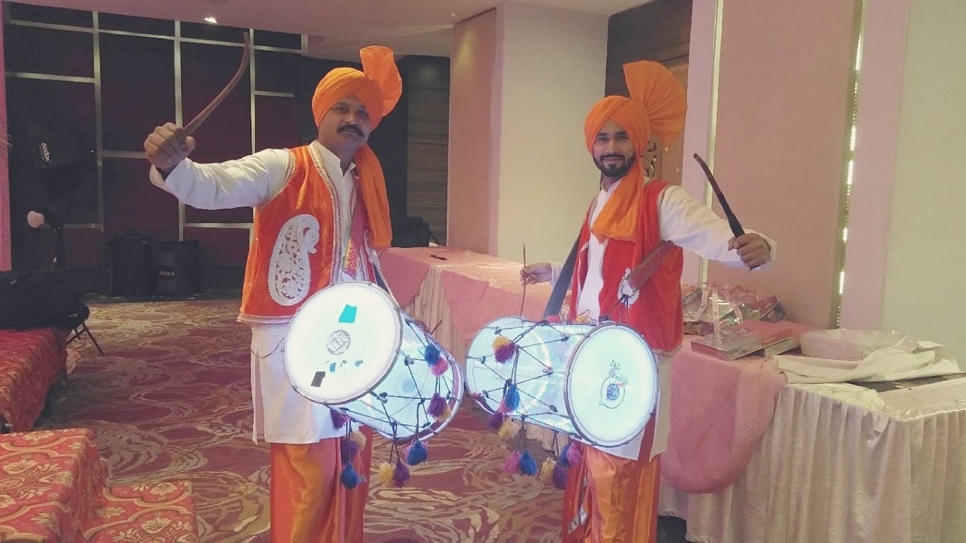 Gian Dhol players