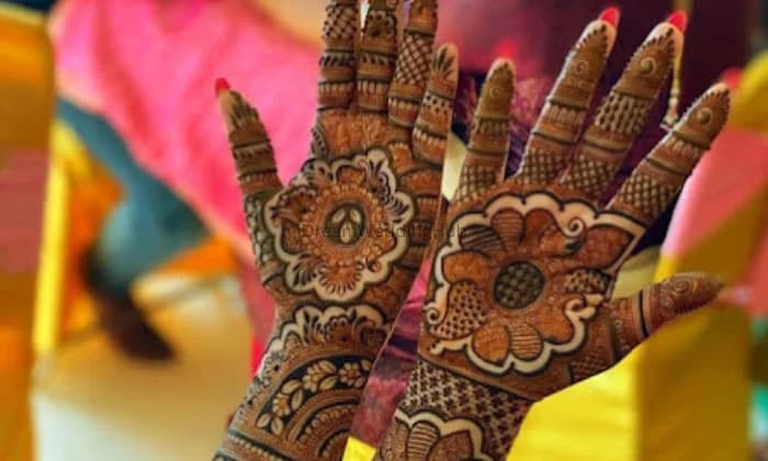 Nitesh mehandi artist