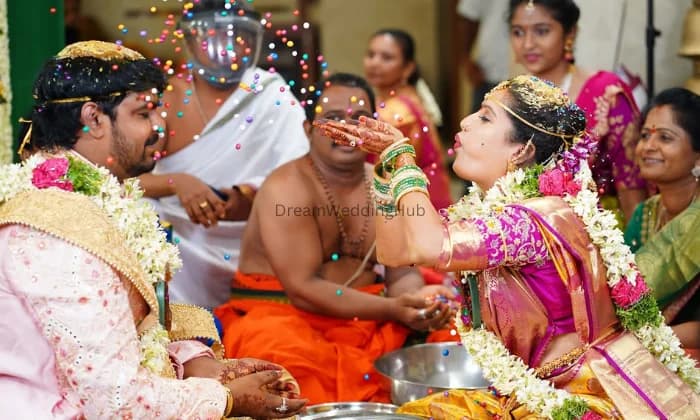 Pranu shoots photography