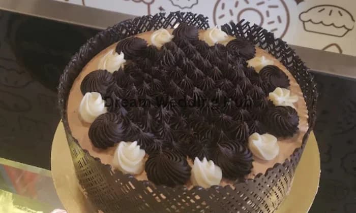 Bisk  Bake  Best Cake shop