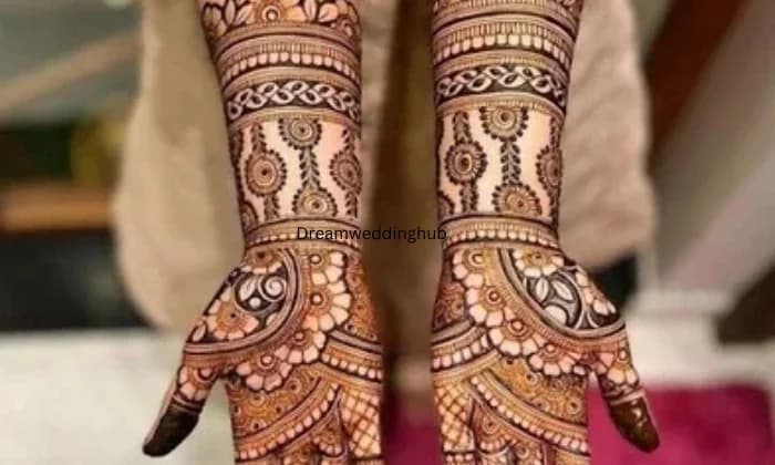 Nidhis mehendi art