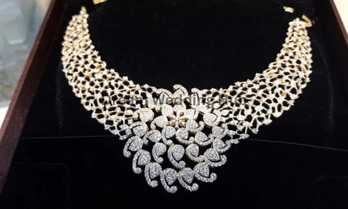 SHREE RUGJEE THANGA MAALIGAI