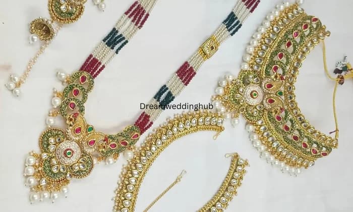 Maa Saraswati  Jewellers 