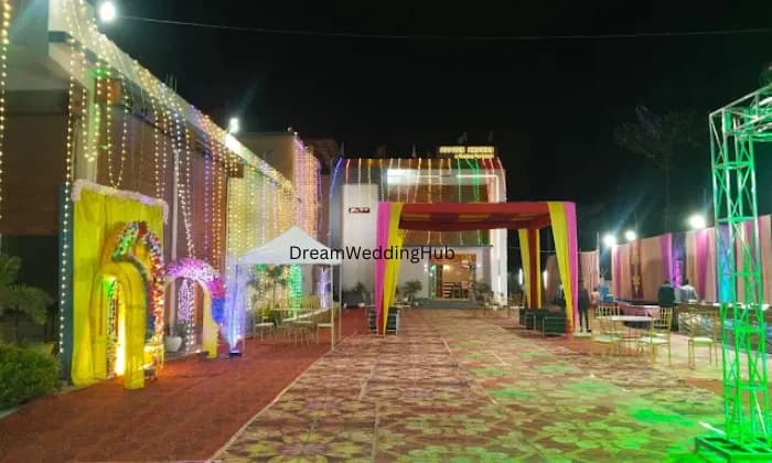 Golden Shower a luxury banquet