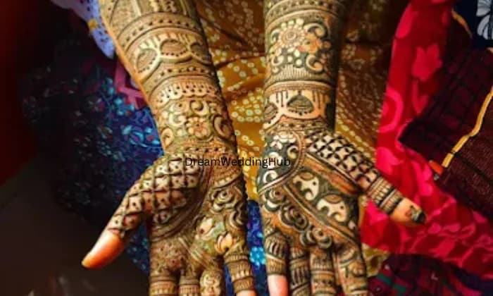 Mehndi artist anjali