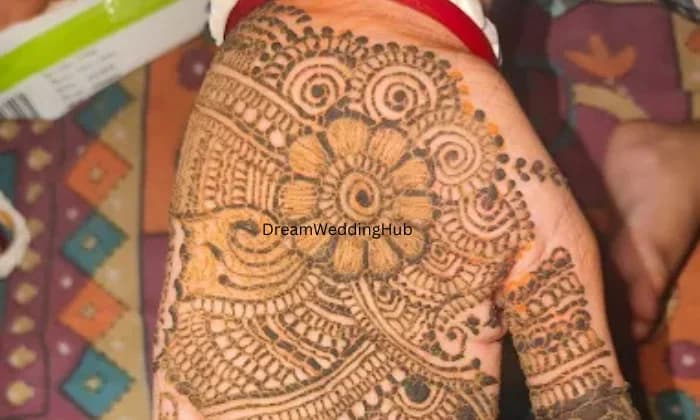 Nagma  mehndi  artist