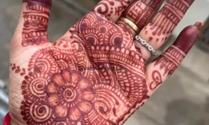 Nusrats mehendi art