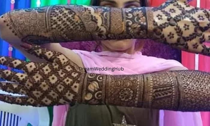 Roshni mehendi art