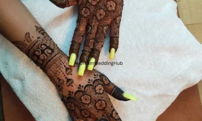 Parvesh mehandi artist