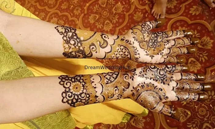 MEENU MEHANDI ARTIST TONK