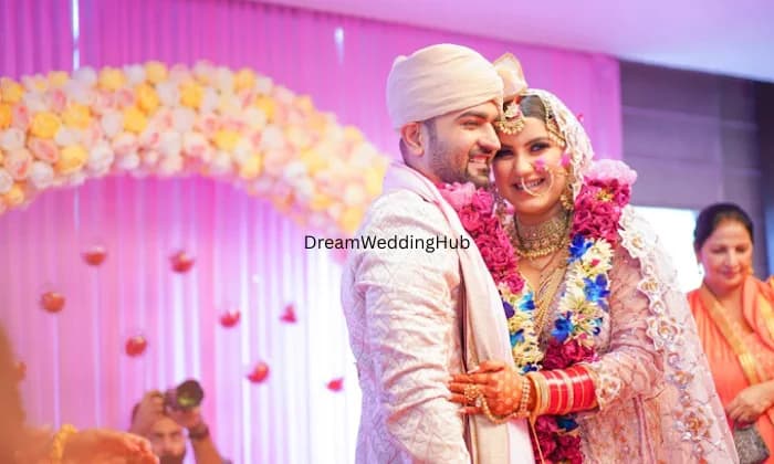 Kapoor studio  Opticals