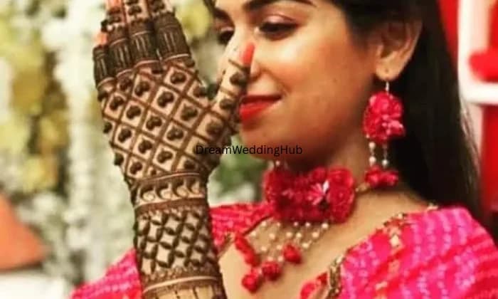 Krishna mehandi artist 