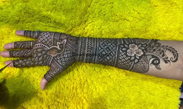 Sikindar mehandi artist