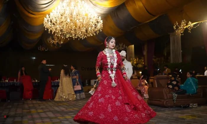 Royal Studio and cosmetics