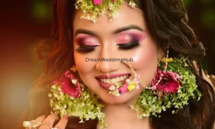 Monikas makeover  parlour