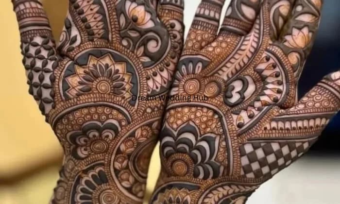 Aayush Mehndi Artist