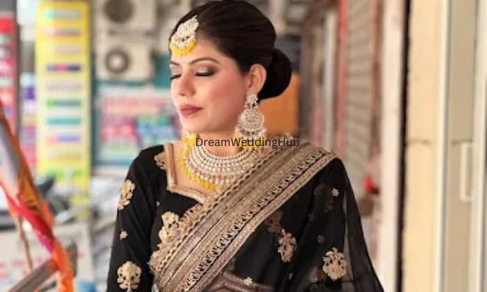 PINK KEY MAKEOVER ACADEMY