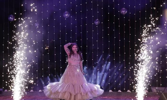 DANCE WITH RIYA MASIH