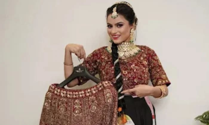 Nayab Beauty Parlour Branch 2