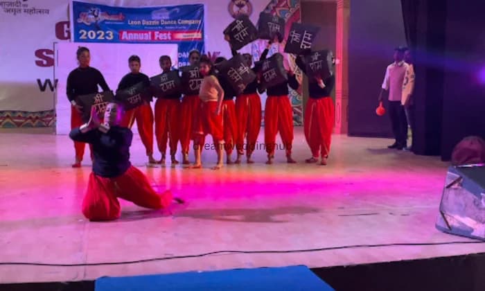 Leon Dazzle Dance Company