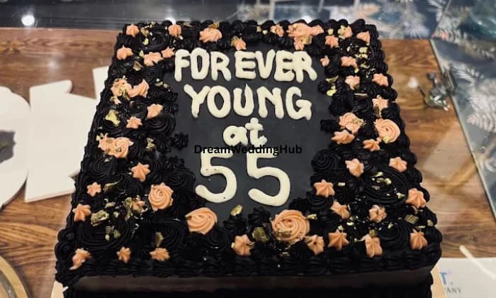 Big Boy Cake and Bakers