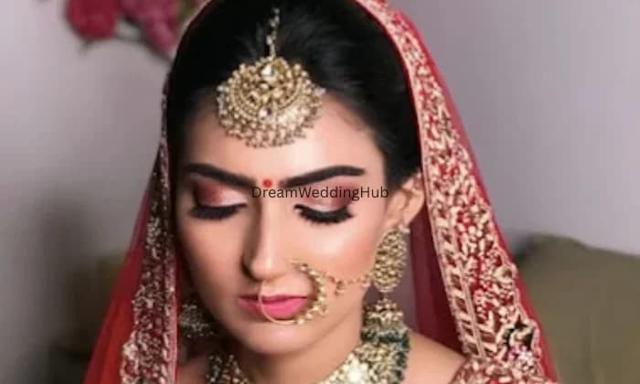 Priyas Makeover Academy  Studio