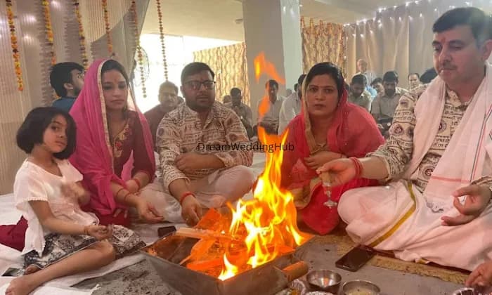 Vedic pandit amrendra das tiwari