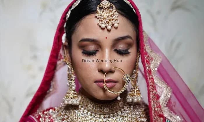 Ayushi Purohit Makeup