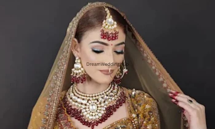 Savi Singh Makeup Artist