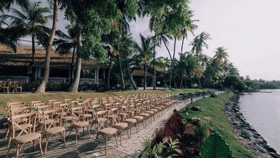 Lagoon Sarovar Premiere Resor