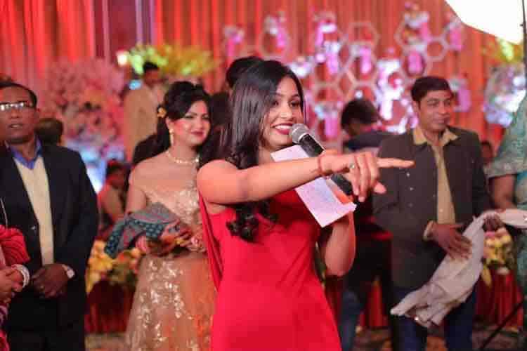 Anchor Priyal Pathak Anchor Priyal Pathak