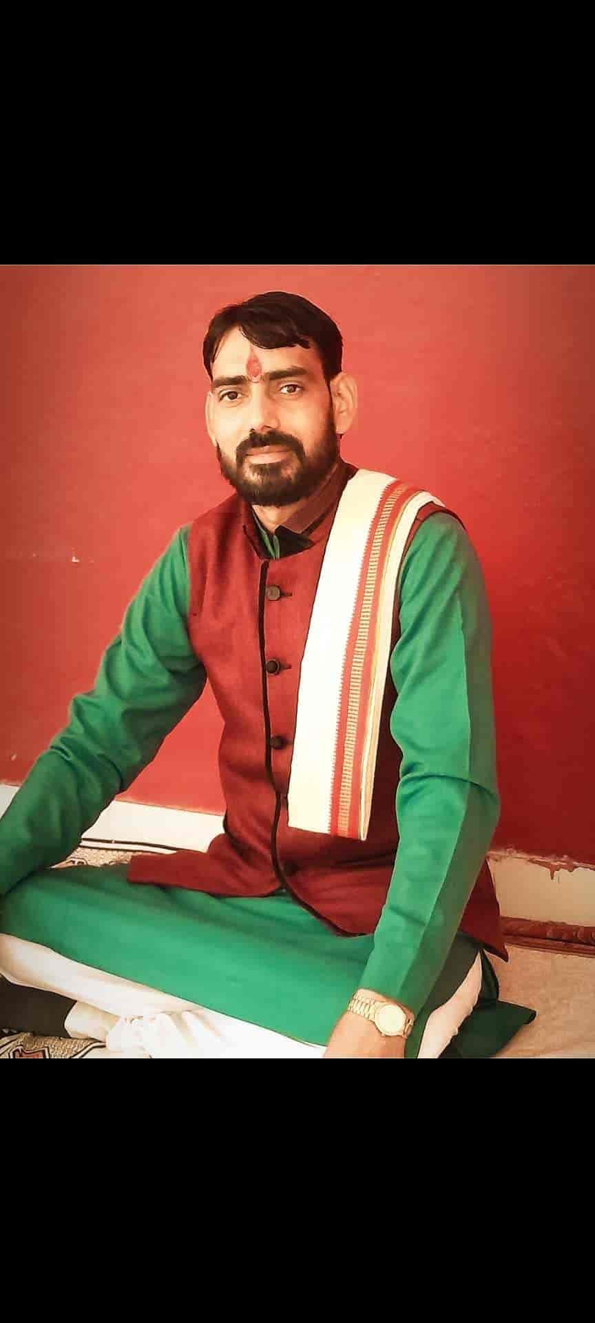 PANDIT RAJESH BHARDWAJ PANDIT RAJESH BHARDWAJ