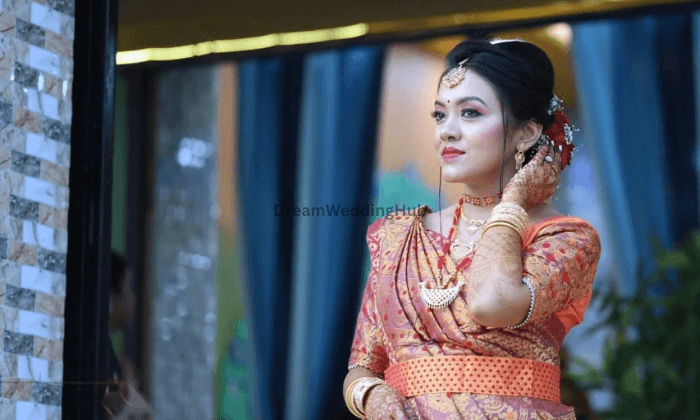 Dolly shivam Makeup Artist Dolly shivam Makeup Artist