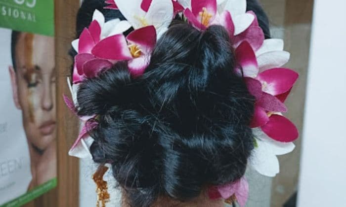 SHRUNGAR MAKEUP STUDIO SHRUNGAR MAKEUP STUDIO