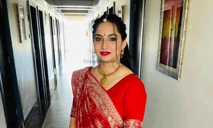 Saloni gour Saloni gour